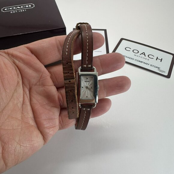 Coach Women's Double Wrap Watch Leather Band Needs Battery - Picture 4 of 4